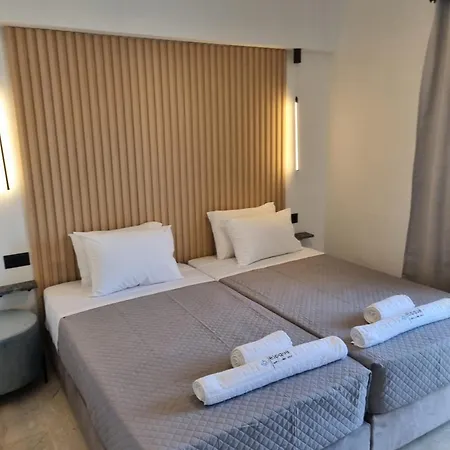 Aparthotel Eloque Simple Living Space