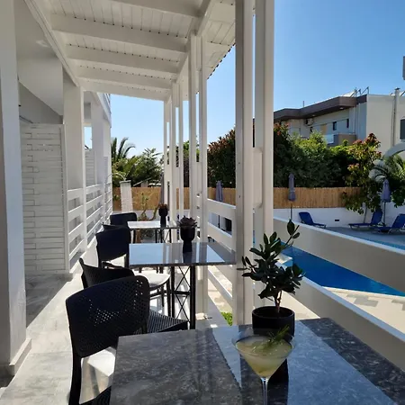 Eloque Simple Living Space Lejlighedshotel Kato Daratso