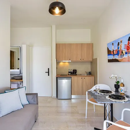 Eloque Simple Living Space Kato Daratso