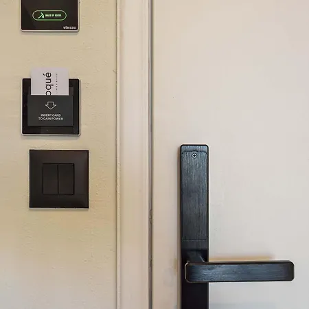 Aparthotel Eloque Simple Living Space *