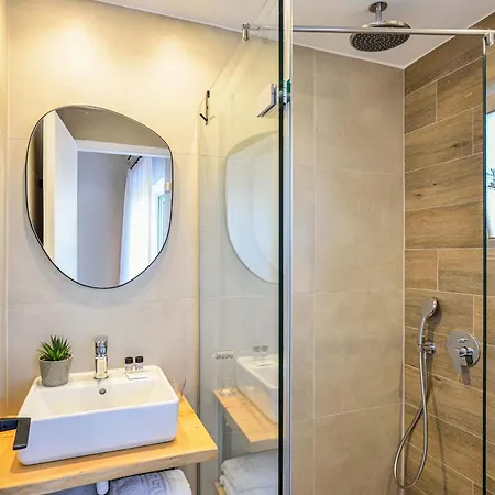 Lejlighedshotel Eloque Simple Living Space