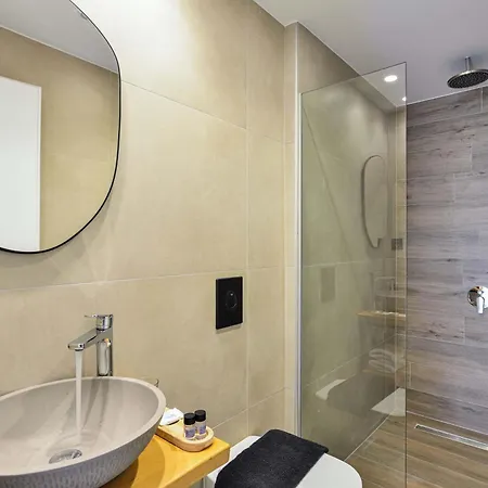 Aparthotel Eloque Simple Living Space *